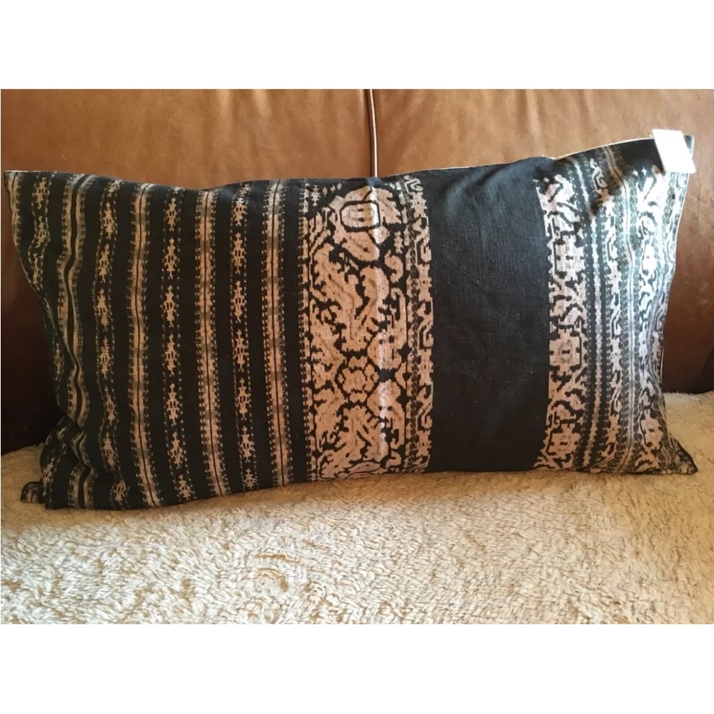 Pottery Barn NAYA Lumbar King Pillow Cover 20 x 36 NWT